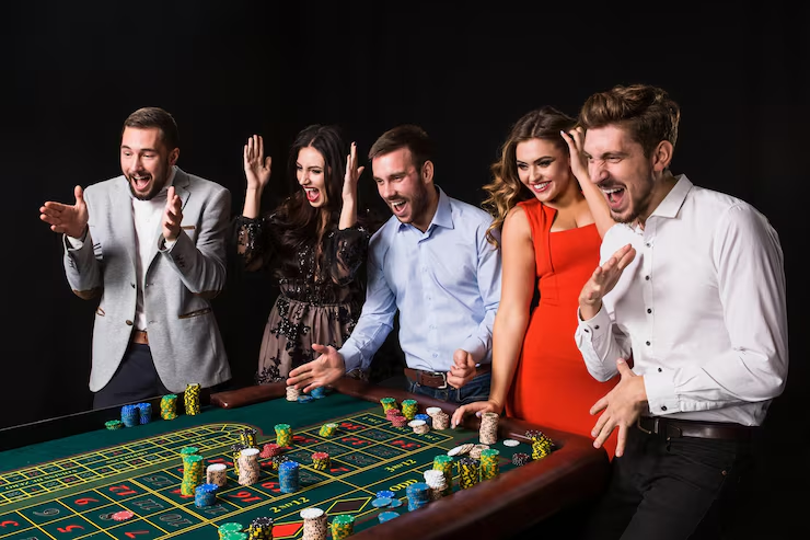 Chandelles et orchestre lors d'un gala de jeu